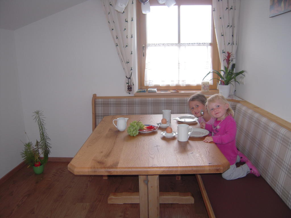 Haus Hoellwart Sankt Johann im Pongau Ruang foto